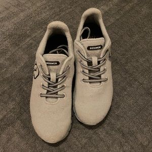 Giesswein Wool Running Shoes (sz 39)
